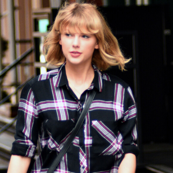 Taylor Swift quitte son appartement de Tribeca à New York, le 28 septembre 2016.