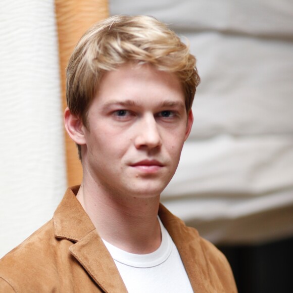 Joe Alwyn, en conférence de presse pour le film "Billy Lynn's Long Halftime Walk". Le 15 octobre 2016.