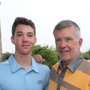 Alan Thicke pose avec son fils Carter lors de la compétition de golf " Joe Carter Classic at Eagles Nest" à Toronto le 25 juin 2014. © Rene Johnston/The Toronto Star/Zuma Press via Bestimage