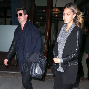 Robin Thicke et sa compagne April Love Geary arrive à l'hôtel The Greenwich à New York, le 19 octobre 2015