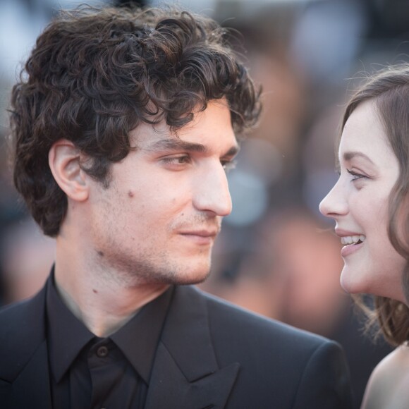 Louis Garrel et Marion Cotillard - Montée des marches du film "Les Fantômes d'Ismaël" lors de la cérémonie d'ouverture du 70ème Festival International du Film de Cannes. Le 17 mai 2017 © Borde-Jacovides-Moreau / Bestimage