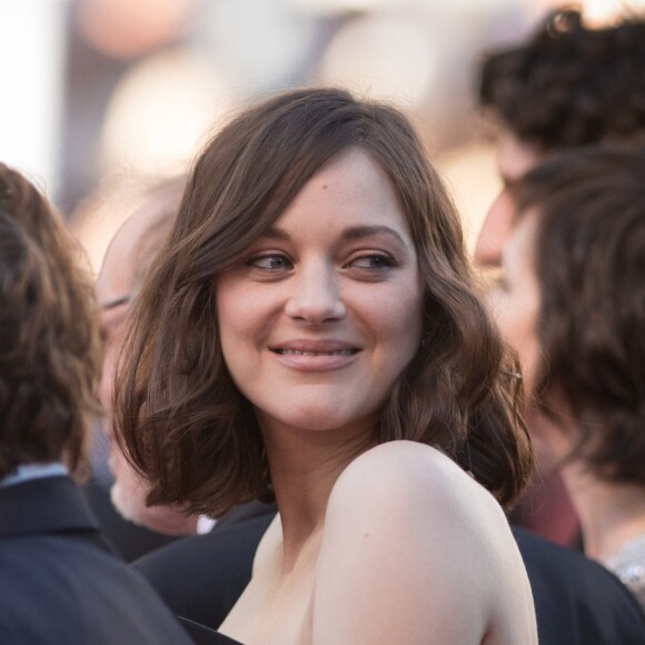 Marion Cotillard - Montée des marches du film "Les Fantômes d'Ismaël" lors de la cérémonie d'ouverture du 70ème Festival International du Film de Cannes. Le 17 mai 2017 © Borde-Jacovides-Moreau / Bestimage