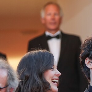 Arnaud Desplechin, Marion Cotillard, Louis Garrel, Charlotte Gainsbourg - Montée des marches du film "Les Fantômes d'Ismaël" lors de la cérémonie d'ouverture du 70ème Festival International du Film de Cannes. Le 17 mai 2017 © Borde-Jacovides-Moreau / Bestimage