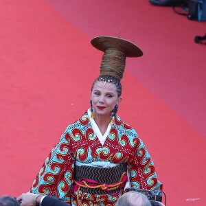 Victoria Abril - Montée des marches du film "Les Fantômes d'Ismaël" lors de la cérémonie d'ouverture du 70ème Festival International du Film de Cannes. Le 17 mai 2017 © Borde-Jacovides-Moreau/Bestimage