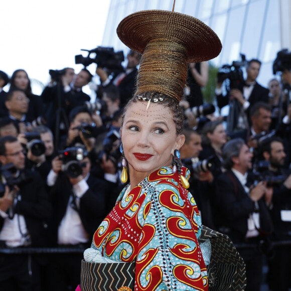 Victoria Abril - Montée des marches du film "Les Fantômes d'Ismaël" lors de la cérémonie d'ouverture du 70ème Festival International du Film de Cannes. Le 17 mai 2017 © Borde-Jacovides-Moreau/Bestimage