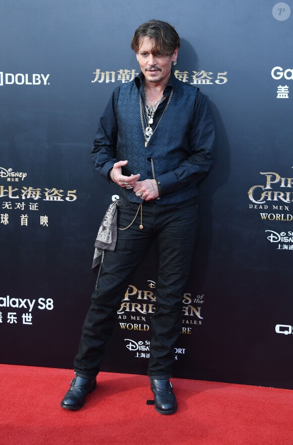 Johnny Depp à la première de "Pirates of the Caribbean: Dead Men Tell No Tales" à Shanghai Disneyland. Chine, Shanghai, le 11 mai 2017. © TPG via Zuma Press/Bestimage