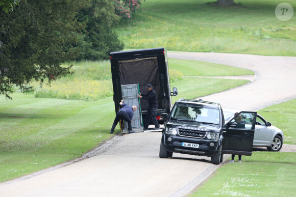 Derniers préparatifs à l'église St Mark où vont se marier Pippa Middleton et James Matthews à Englefield le 18 mai 2017  Chairs arrive at St Marks church Englefield for the final preparations for the wedding of pippa middleton and james matthews. May 18, 2017.18/05/2017 - Englefield