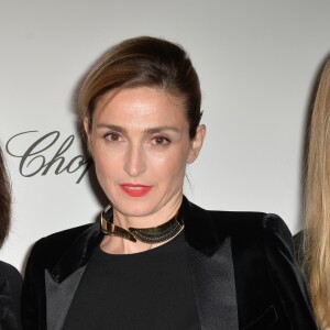 Semi-exclusif - Julie Gayet - Madame Figaro, Chopard et UniFrance s'associent pour célébrer le temps du dîner "Cannes French Party" le rayonnement du cinéma français dans le monde sur La terrasse By Albane lors du 70ème festival de Cannes le 18 mai 2017. © Veeren/Bestimage