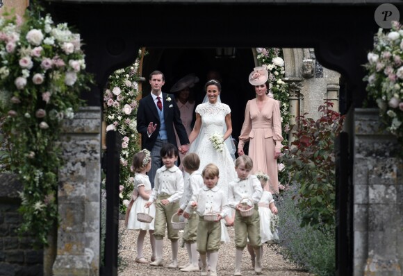 Pippa Middleton, son mari James Matthews, Catherine (Kate) Middleton, duchesse de Cambridge, le prince George de Cambridge et la princesse Charlotte de Cambridge - Mariage de Pippa Middleton et James Matthews, en l'église St Mark's Englefield, Berkshire, Royaume Uni, le 20 mai 2017.
