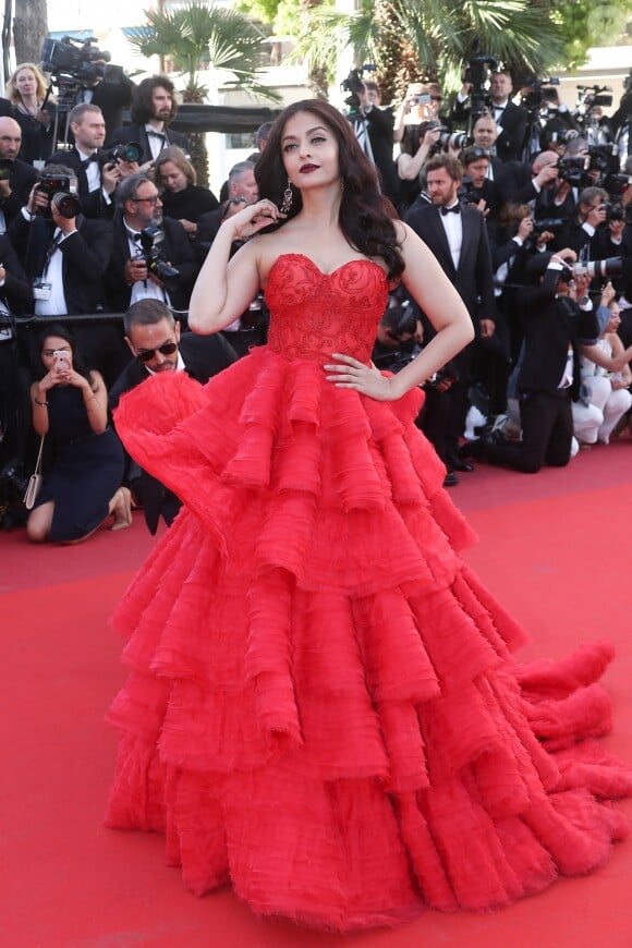 Aishwarya Rai, portant une robe Ralph & Russo - Montée des marches du film "120 battements par minute" lors du 70ème Festival International du Film de Cannes. Le 20 mai 2017. © Borde-Jacovides-Moreau / Bestimage
