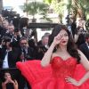 Aishwarya Rai, portant une robe Ralph & Russo - Montée des marches du film "120 battements par minute" lors du 70ème Festival International du Film de Cannes. Le 20 mai 2017. © Borde-Jacovides-Moreau / Bestimage