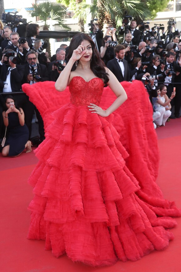 Aishwarya Rai, portant une robe Ralph & Russo - Montée des marches du film "120 battements par minute" lors du 70ème Festival International du Film de Cannes. Le 20 mai 2017. © Borde-Jacovides-Moreau / Bestimage