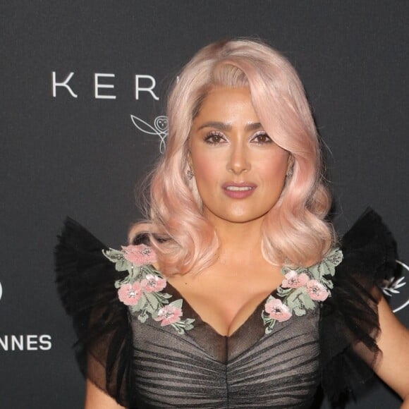 Salma Hayek - Le Festival de Cannes et le groupe Kering organisent le dîner de la présidence en l'honneur du programme "Women in Motion", qui récompense les femmes de l'industrie du cinéma lors du 70ème Festival International du Film de Cannes, France, le 21 mai 2017. © Kering/Bestimage