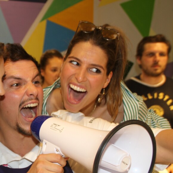 Exclusive - Iris Mittenaere (Miss France 2016 et Miss Univers 2016), Juan Arbelaez et Laury Thilleman (Miss France 2011) lors de l'évènement "Taste of Paris 2017 - Le festival des chefs" sous la nef du Grand Palais. Taste of Paris réunit l'excellence de la scène gastronomique parisienne pour se composer un dîner ou un déjeuner alléchant ! Une centaine d'exposants producteurs seront également présents pour vous faire découvrir et déguster leur produits tandis que cours de cuisine et démonstrations culinaires vous attendront entre deux bouchées. Des sessions à thème pour les petits et pour les grands ainsi que des groupes de musique live viendront rythmer les quatre jours de ce festival de la gastronomie. Paris, le 21 mai 2017. © Philippe Baldini/Bestimage