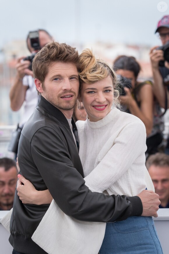 Pierre Deladonchamps et Céline Sallette au photocall du film "Nos Années Folles" lors du 70e Festival International du Film de Cannes, France, le 22 mai 2017. © Borde-Jacovides-Moreau/Bestimage