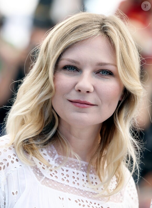Kirsten Dunst (en robe Loewe) au photocall du film "Les Proies" lors du 70ème Festival International du Film de Cannes, France, le 24 mai 2017. © Borde-Jacovides-Moreau/Bestimage