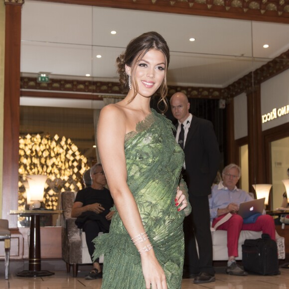 Semi-exclusif - Iris Mittenaere (Miss France et Miss Univers 2016), en robe Jean Paul Gaultier et parée de bijoux Messika, à l'hôtel Majestic Barrière lors du 70e Festival International du Film de Cannes, le 24 mai 2017, prête pour la montée des marches. © Pierre Perusseau/Bestimage