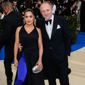 Salma Hayek et son mari François-Henri Pinault - Les célébrités à la soirée MET 2017 Costume Institute Gala sur le thème de "Rei Kawakubo/Comme des Garçons: Art Of The In-Between" à New York au Club Standard, le 1er mai 2017