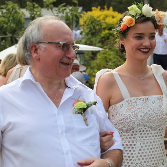 Exclusif - Miranda Kerr demoiselle d'honneur au mariage de son frère Matthew Kerr avec James Wright lors d'une cérémonie dans la Hunter Valley à Cessnock en Australie le 30 décembre 2016.