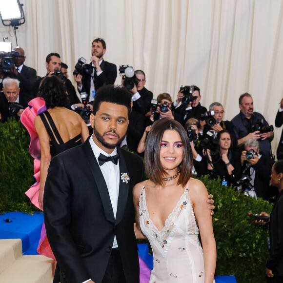 Selena Gomez et son compagnon The Weeknd à la soirée MET 2017 Costume Institute Gala sur le thème de "Rei Kawakubo/Comme des Garçons: Art Of The In-Between" à New York au Club Standard, le 1er mai 2017