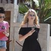 Exclusif - Lottie Moss fait du shopping avec ses amis Emily Blackwell et Valentine Sozbilir à Marbella le 26 mai 2017.  Exclusive - Germany call for price - Model Lottie Moss seen out shopping in Marbella for new clothes following the mishap early on in the day where her suitcase was left behind at gatwick airport following her flight into Malaga. Lottie Reportedly had to spend another £500 on clothes for the trip as gatwick were unsure when her suitcase would be with her. May 26, 2017.26/05/2017 - Marbella