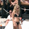 Lottie Moss, Emily Blackwell, et des amis au club La Sala à Marbella, le 27 mai 2017.  May 27th, 2017. Lottie Moss and Emily Blackwell seen at La Sala in Marbella. Lottie was seen flashing her toned body in a black two piece bikini as she sunk cocktails and smoked multiple cigarettes.27/05/2017 - Marbella
