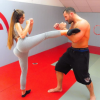 Kim Glow en mode MMA avec son chéri Sylvain Potard le 28 mai 2017 à Paris, son postérieur choque !