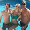 Jessica Thivenin entourée de ses frères Logan et Bradley. Mai 2017.