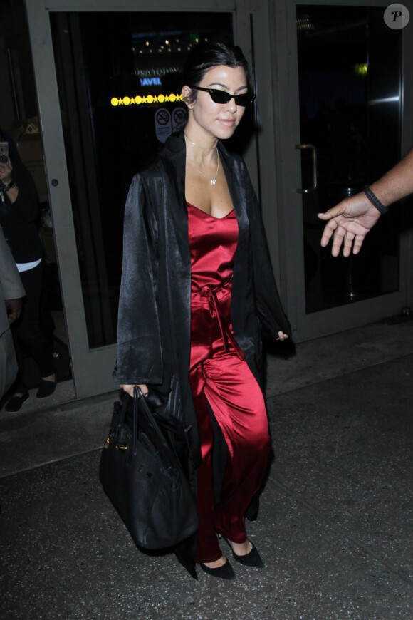 Kourtney Kardashian arrive à l'aéroport de LAX à Los Angeles, le 26 mai 2017