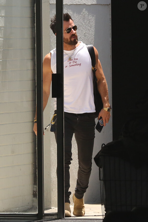 Exclusif - Justin Theroux arrive à sa salle d'entrainement de Musculation à Hollywood le 23 mai 2017