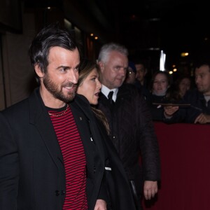 Jennifer Aniston et son mari Justin Theroux arrivent à la soirée d'ouverture de la 8ème édition du festival "Séries Mania" au cinéma Grand Rex. Le festival, consacré aux séries télévisées du monde entier, se déroulera du 13 au 23 avril 2017 au Forum des images. Paris, le 13 avril 2017. © Cyril Moreau/Bestimage