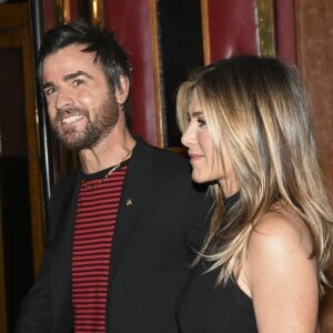 Jennifer Aniston et son mari Justin Theroux à la soirée d'ouverture de la 8ème édition du festival "Séries Mania" au cinéma Grand Rex. Le festival, consacré aux séries télévisées du monde entier, se déroulera du 13 au 23 avril 2017 au Forum des images. Paris, le 13 avril 2017. © Pierre Perusseau/Bestimage