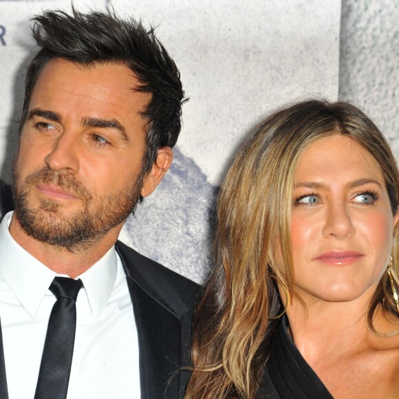 Justin Theroux et sa compagne Jennifer Aniston à la première de "Leftovers - Saison 3" à Los Angeles, le 5 avril 2017.