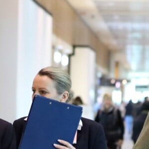 Pippa Middleton et son mari James Matthews arrivent à l'aéroport de Sydney, le 31 mai 2017.