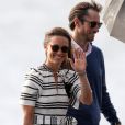 Pippa Middleton et son mari James Matthews partent du port de Sydney en hydravion pour se rendre à Cottage Point, Australie, le 31 mai 2017.