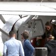 Pippa Middleton et son mari James Matthews arrivent en hydravion avec des amis à Cottage Point, Australie, le 31 mai 2017.