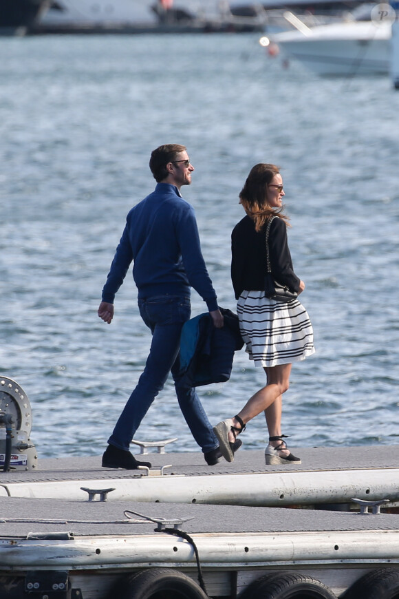 Exclusif - Pippa Middleton et son mari James Matthews partent du port de Sydney en hydravion avec des amis pour se rendre à Cottage Point, Australie, le 31 mai 2017.