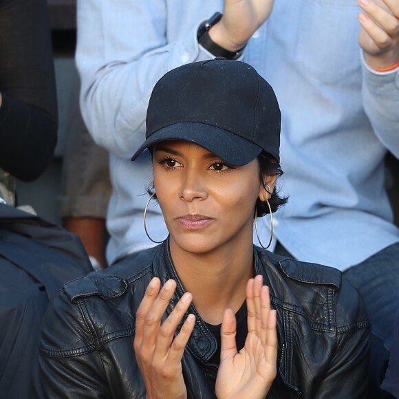 Shy'm à Roland-Garros dans les tribunes du court n°3 le 4 juin 2017 pour soutenir son compagnon Benoît Paire et sa partenaire de double mixte Chloé Paquet lors de leur match du deuxième tour, perdu 3-6, 2-6. © Dominique Jacovides-Cyril Moreau/Bestimage