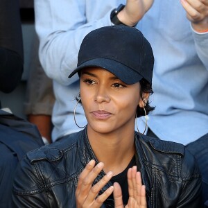 Shy'm à Roland-Garros dans les tribunes du court n°3 le 4 juin 2017 pour soutenir son compagnon Benoît Paire et sa partenaire de double mixte Chloé Paquet lors de leur match du deuxième tour, perdu 3-6, 2-6. © Dominique Jacovides-Cyril Moreau/Bestimage