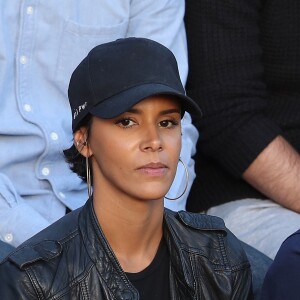 Shy'm à Roland-Garros dans les tribunes du court n°3 le 4 juin 2017 pour soutenir son compagnon Benoît Paire et sa partenaire de double mixte Chloé Paquet lors de leur match du deuxième tour, perdu 3-6, 2-6. © Dominique Jacovides-Cyril Moreau/Bestimage