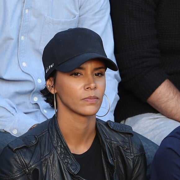 Shy'm à Roland-Garros dans les tribunes du court n°3 le 4 juin 2017 pour soutenir son compagnon Benoît Paire et sa partenaire de double mixte Chloé Paquet lors de leur match du deuxième tour, perdu 3-6, 2-6. © Dominique Jacovides-Cyril Moreau/Bestimage