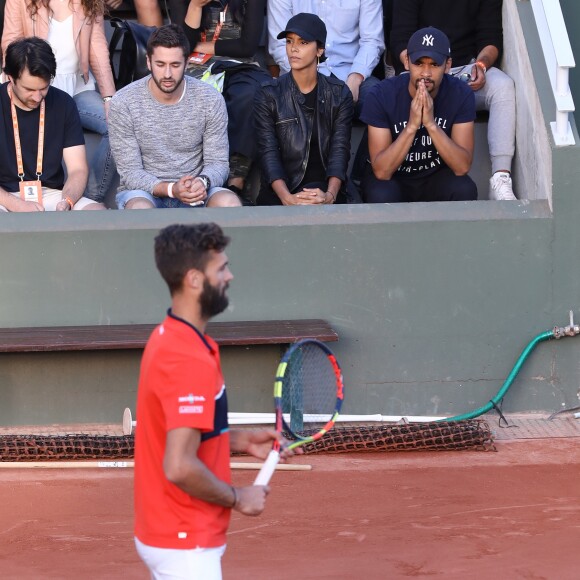 La chanteuse Shy'm est venue soutenir son compagnon Benoît Paire lors des internationaux de tennis de Roland Garros à Paris le 4 juin 2017. © Dominique Jacovides-Cyril Moreau/Bestimage04/06/2017 - Paris