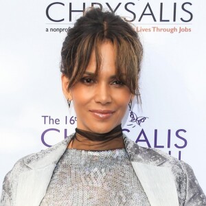 Halle Berry lors de la soirée "Chrysalis Butterfly Ball" à Los Angeles le 3 juin 2017.