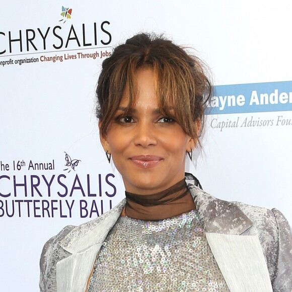 Halle Berry lors la soirée "Chrysalis Butterfly Ball" à Los Angeles le 3 juin 2017.