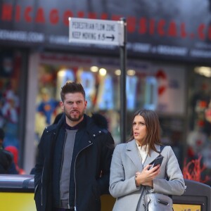 Exclusif - Iris Mittenaere (Miss Univers) et son compagnon Matthieu se promènent dans les rues de Manhattan le jour de la Saint-Valentin à New York, le 14 février 2017.