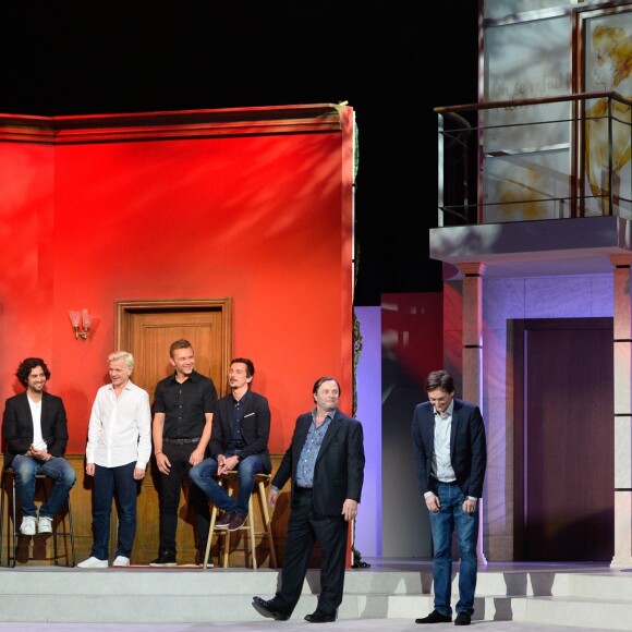 Jean-Baptiste Maunier, Max Boublil, Alex Lutz, Jeanfi Janssens, Arnaud Tsamere, François Rollin, Pierre Palmade, Arnaud Ducret, Lorànt Deutsch, Virginie Hocq, Olivier de Benoist et Baptiste Lecaplain - Enregistrement de l'émission "On se refait Palmade" au Théâtre de Paris, qui sera diffusée le 16 juin sur France 3, le 22 mai 2017.
