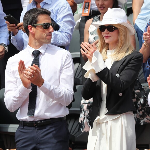 Tony Estanguet, Nicole Kidman et le président de la Fédération Française de Tennis Bernard Giudicelli assistent à la finale simple messieurs de Roland-Garros, opposant Rafael Nadal à Stanislas Wawrinka. Paris, le 11 juin 2017. © Jacovides-Moreau / Bestimage