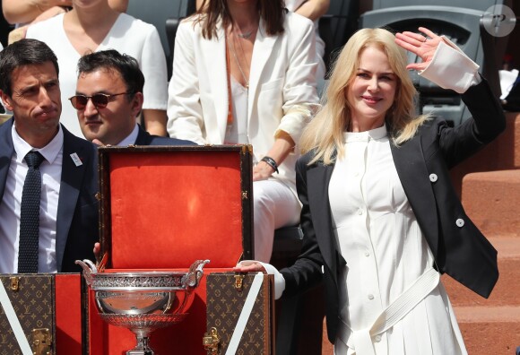 Tony Estanguet et Nicole Kidman assistent à la finale simple messieurs de Roland-Garros, opposant Rafael Nadal à Stanislas Wawrinka. Paris, le 11 juin 2017. © Jacovides-Moreau / Bestimage