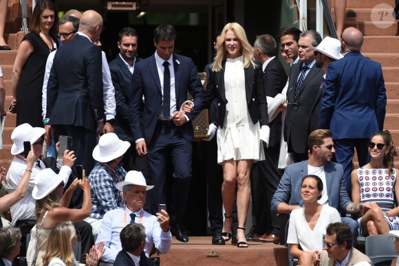 Tony Estanguet et Nicole Kidman assistent à la finale simples messieurs de Roland-Garros. Paris, le 11 juin 2017.