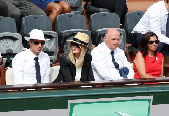 Tony Estanguet, Nicole Kidman, Bernard Giudicelli (Président de la FFT) et Anne Hidalgo dans les tribunes lors de la finale homme des Internationaux de Tennis de Roland-Garros à Paris, le 11 juin 2017. © Jacovides-Moreau/Bestimage